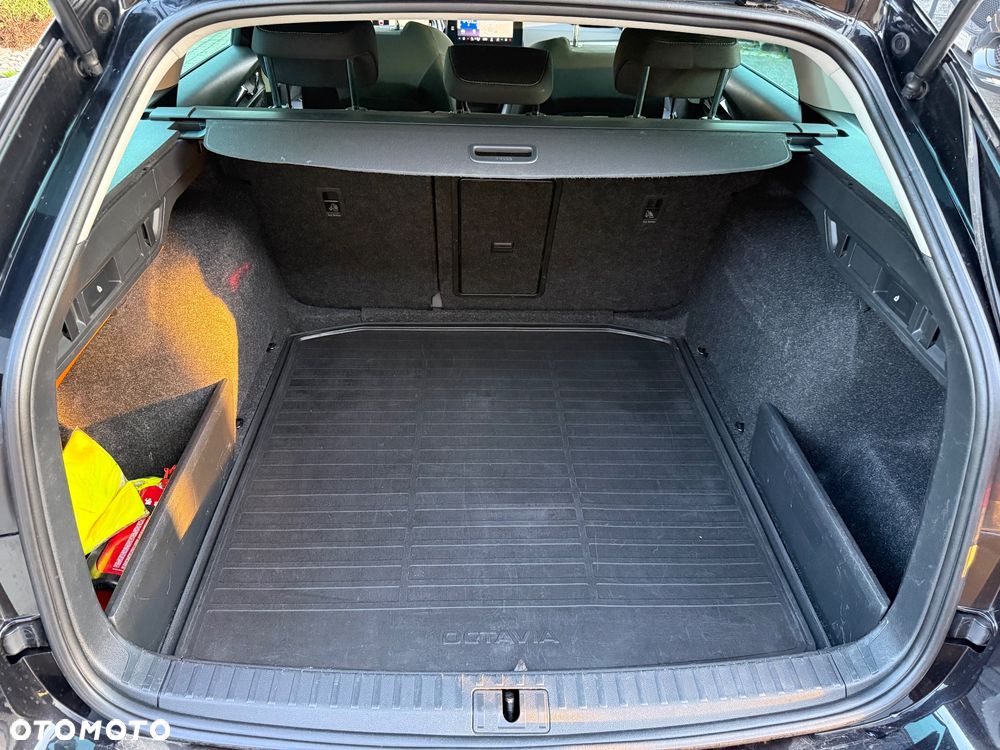 Skoda Octavia 2.0 TDI Elegance DSG - 36