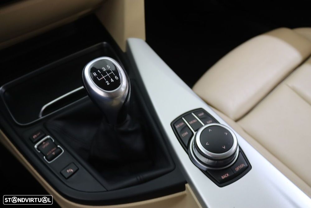 BMW 318 d Advantage - 26