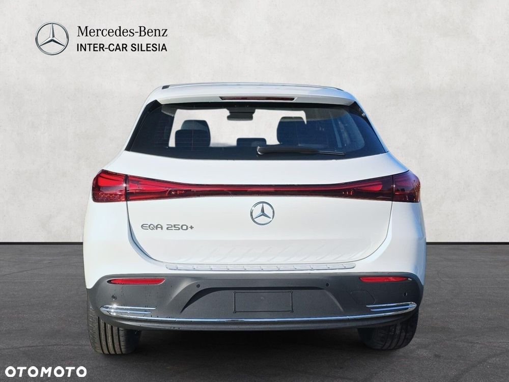 Mercedes-Benz EQA - 6