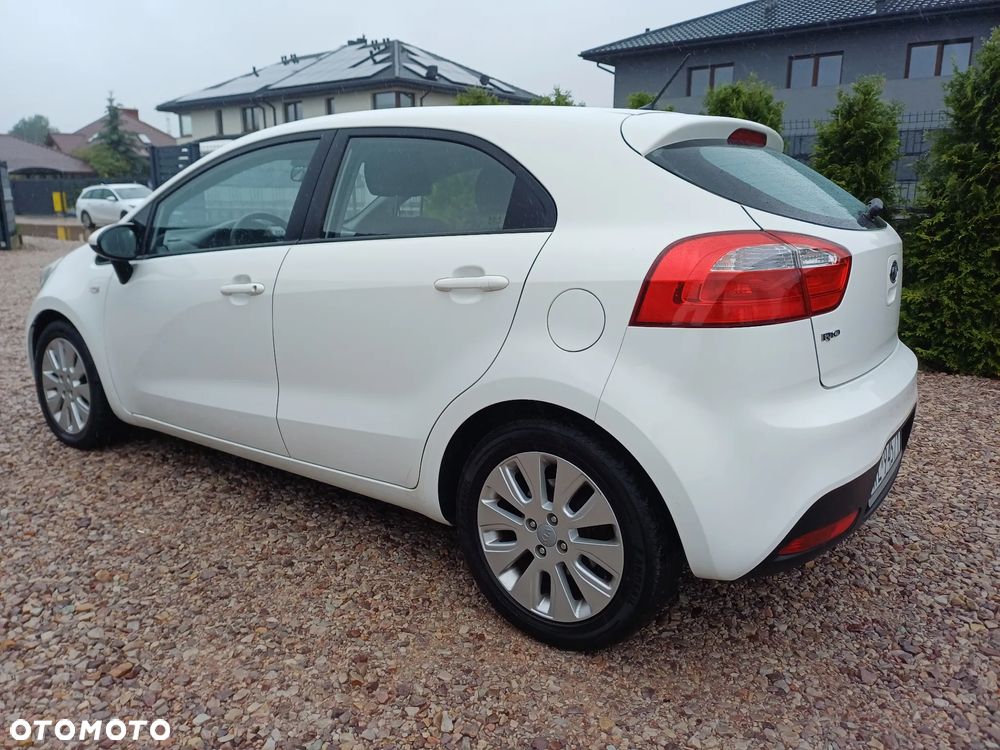 Kia Rio 1.2 Attract - 5