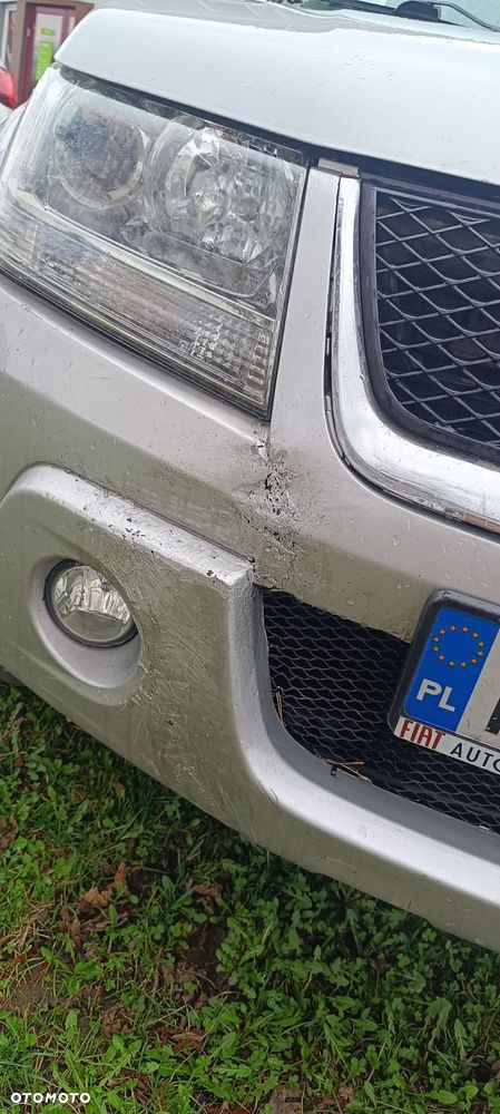 Suzuki Grand Vitara 2.7 V6 - 7