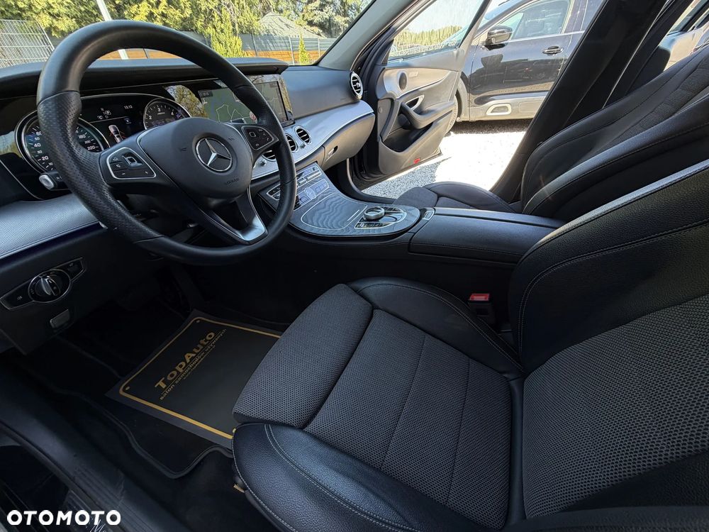 Mercedes-Benz Klasa E 220 d 9G-TRONIC - 19