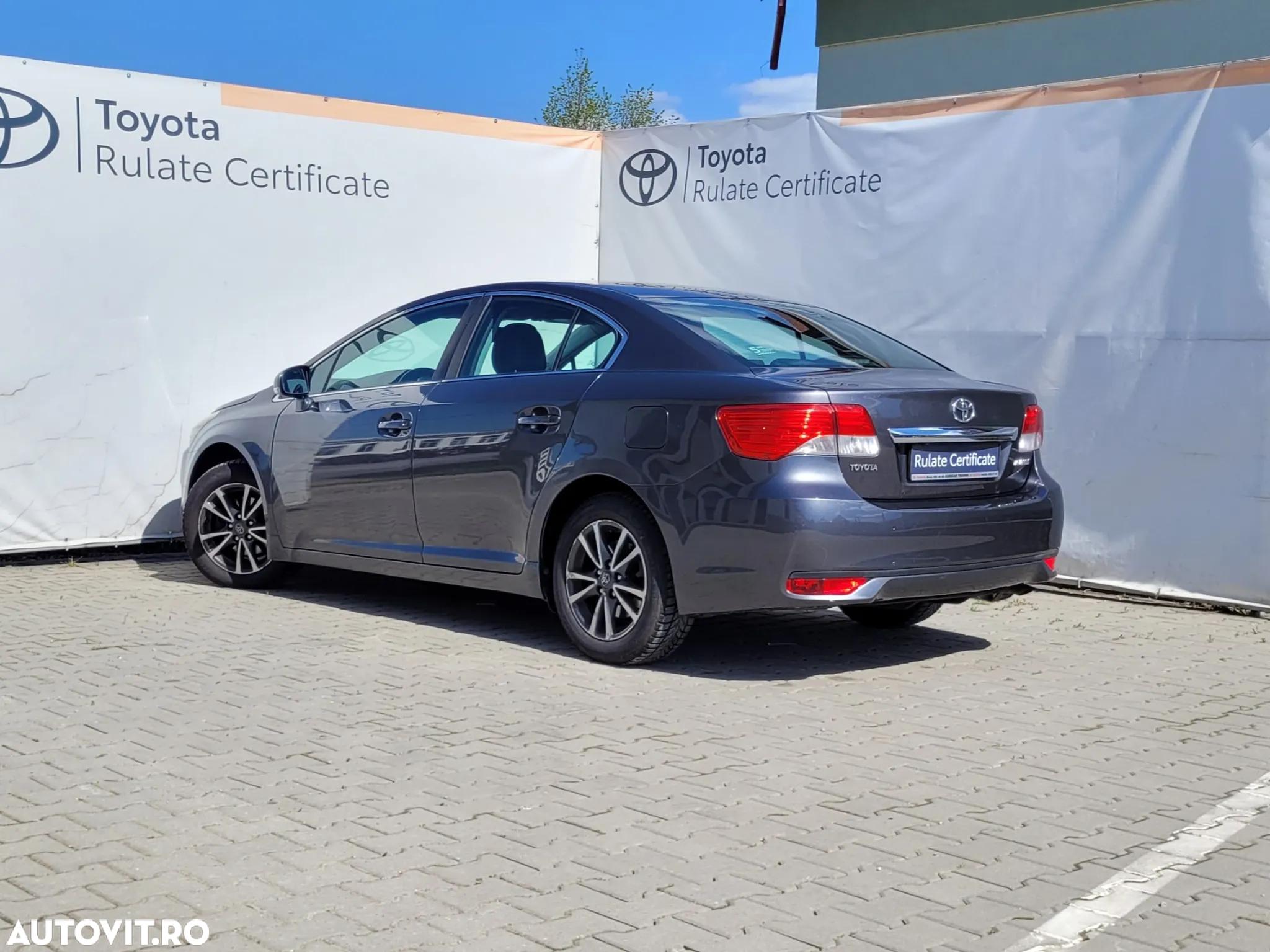 Toyota Avensis 1.8 Multidrive S Elegance - 3