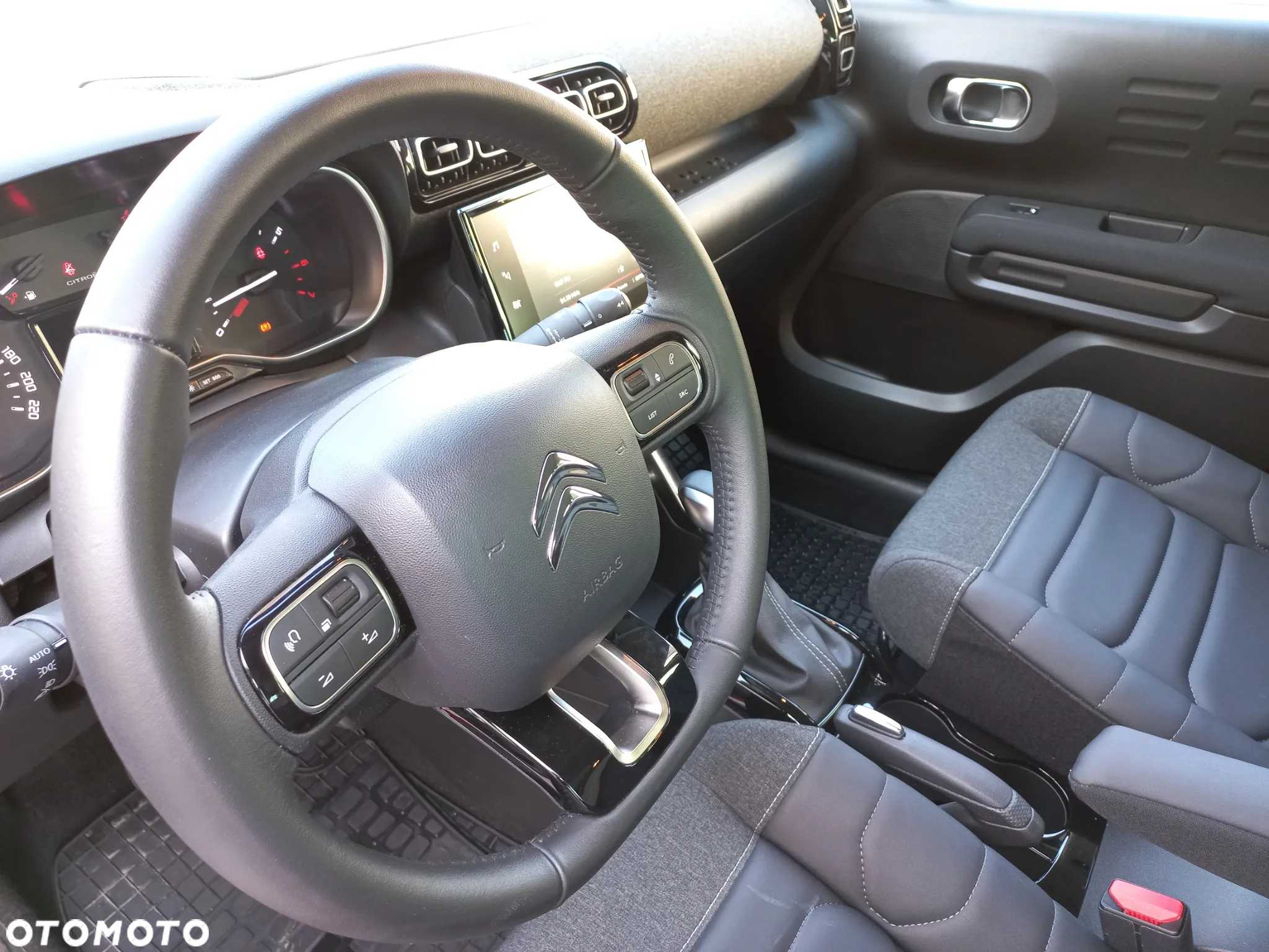 Citroën C3 Aircross 1.2 PureTech Plus S&S EAT6 - 23