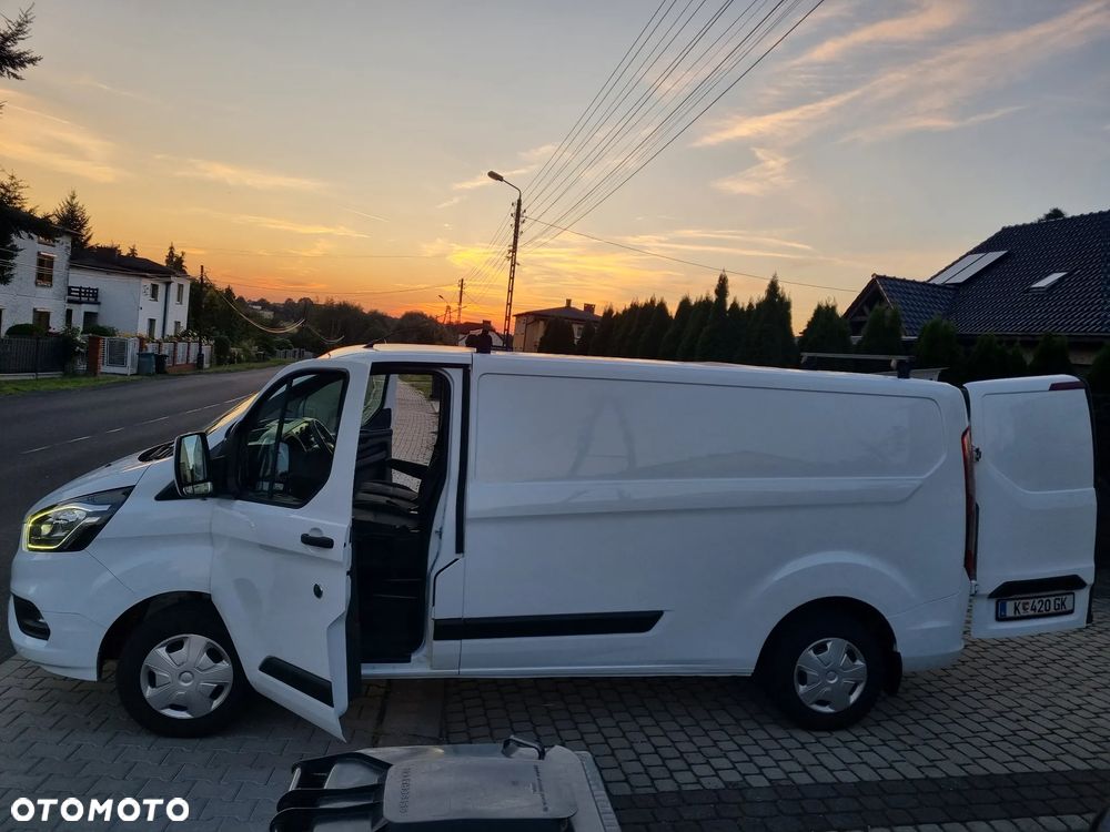 Ford Custom L2H1 - 22
