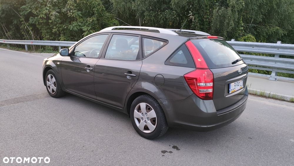 Kia Ceed - 6