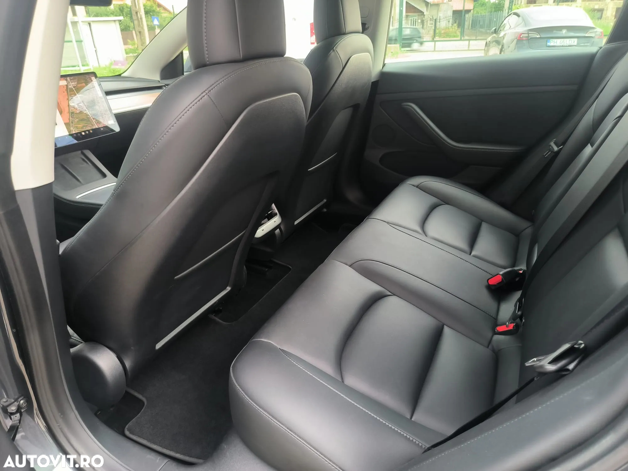 Tesla Model 3 - 9