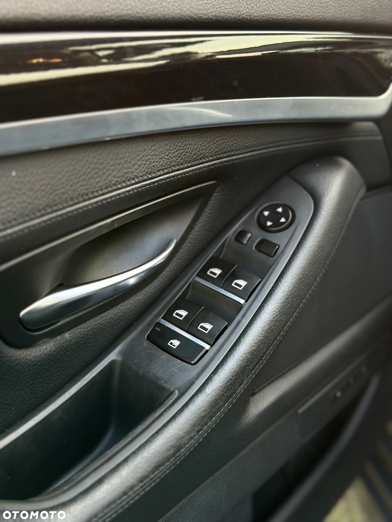 BMW Seria 5 528i xDrive - 10