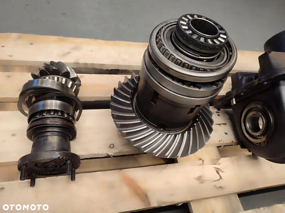 Mechanizm różnicowy ACP0306840 Massey Ferguson 8727 - 10