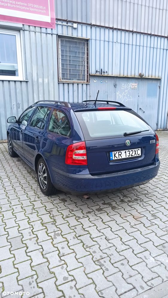 Skoda Octavia 1.6 Tour - 12