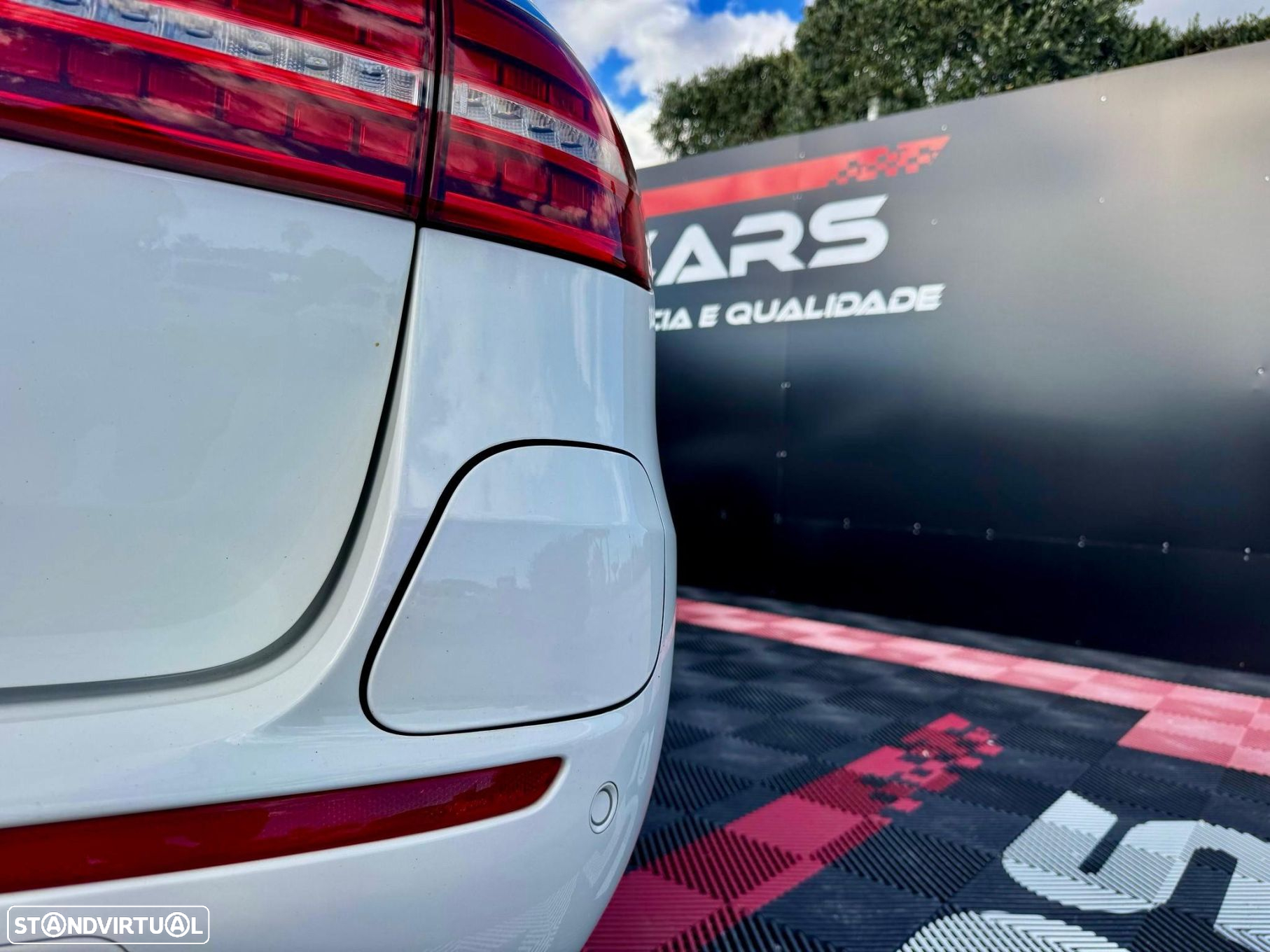 Mercedes-Benz E 300 de Avantgarde - 32