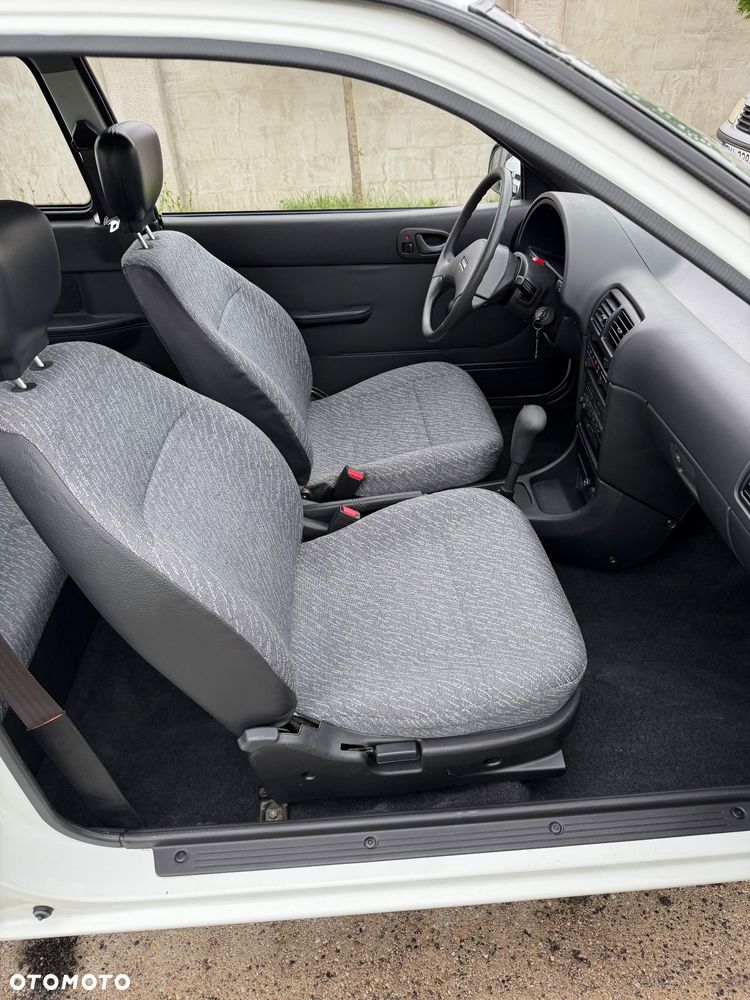 Suzuki Swift 1.0 GL - 10