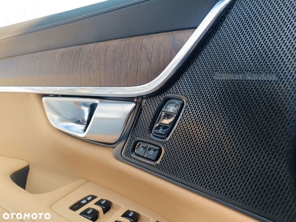 Volvo V90 Cross Country - 31