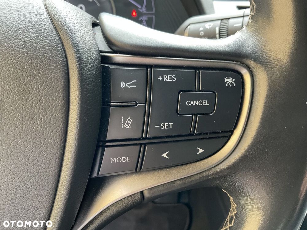 Lexus UX - 23