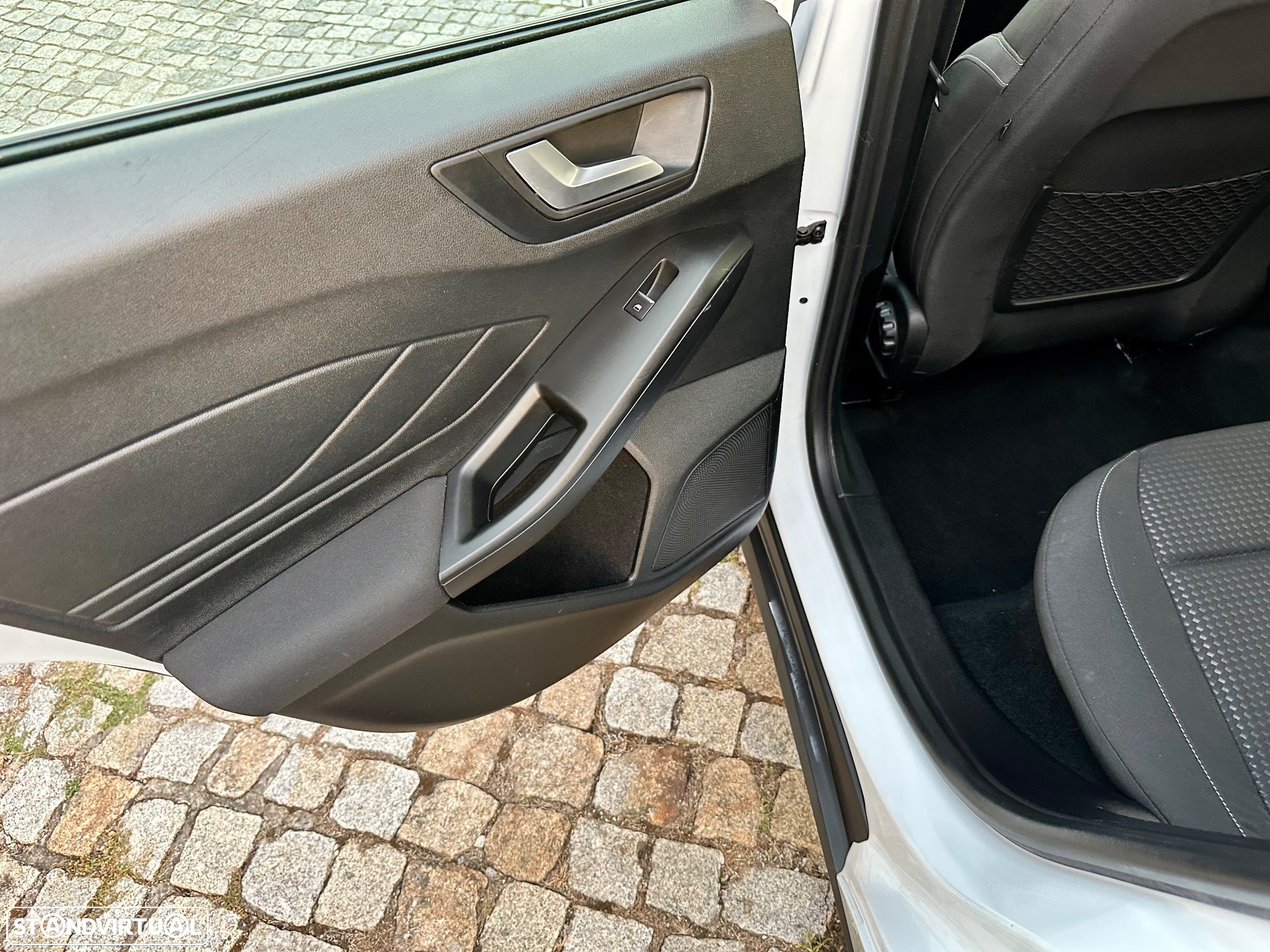 Ford Focus SW 1.5 EcoBlue S&S COOL&CONNECT DESIGN - 31