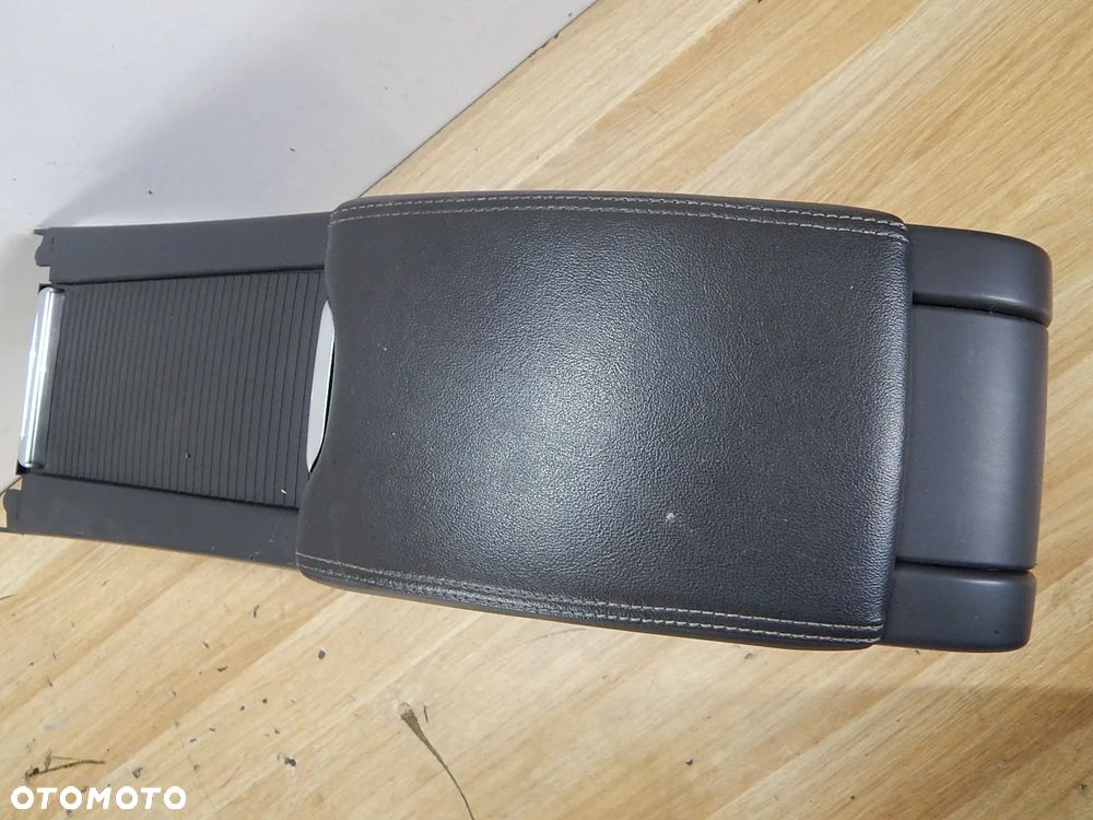 Podłokietnik schowek skóra Volvo XC60 I 2008-17 Łuków części - 4