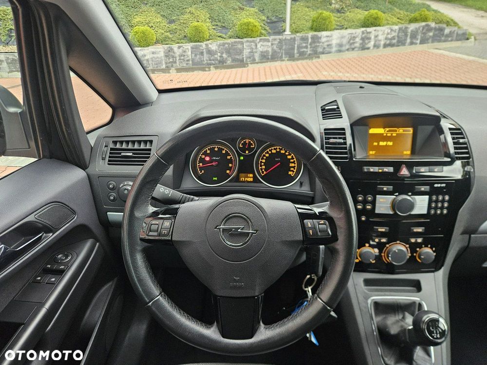 Opel Zafira - 24