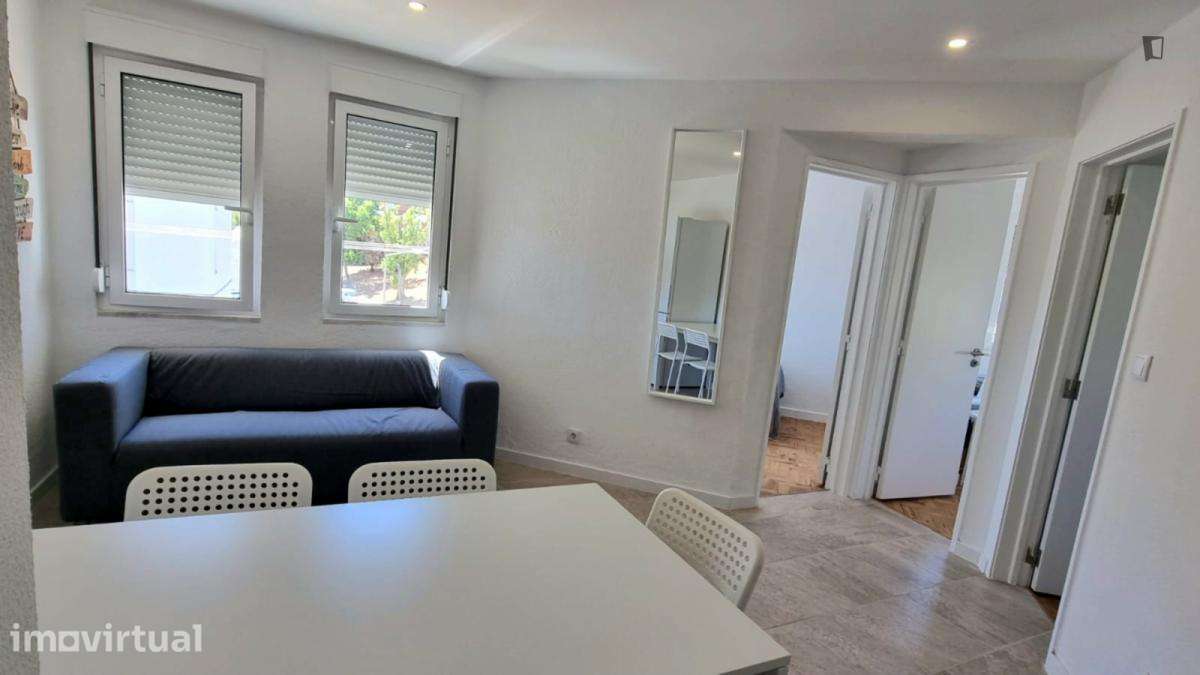 Quarto - localizado em Olivais Lisbon - Grande imagem: 3/8