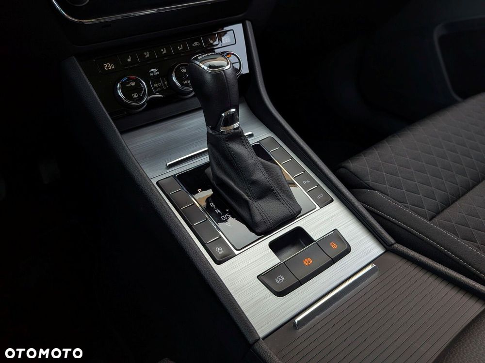 Skoda Superb 2.0 TDI SCR Ambition DSG - 26