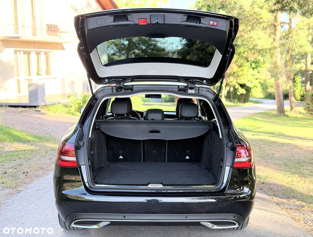 Mercedes-Benz Klasa C 300 d 4MATIC 9G-TRONIC - 36