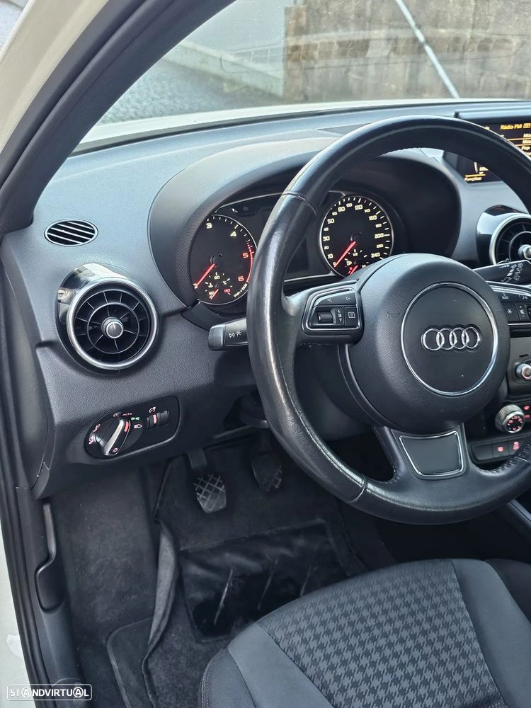 Audi A1 1.6 TDI Sport - 4