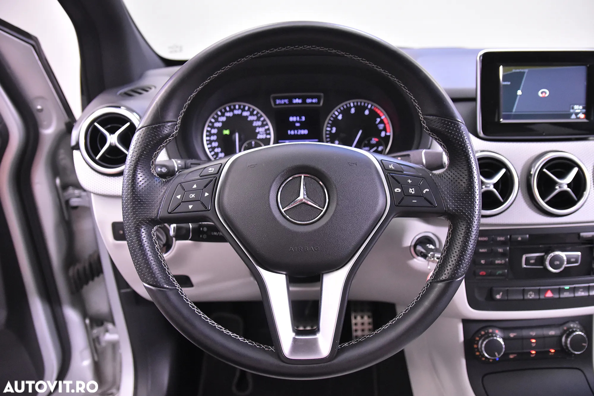 Mercedes-Benz B 180 7G-DCT - 16