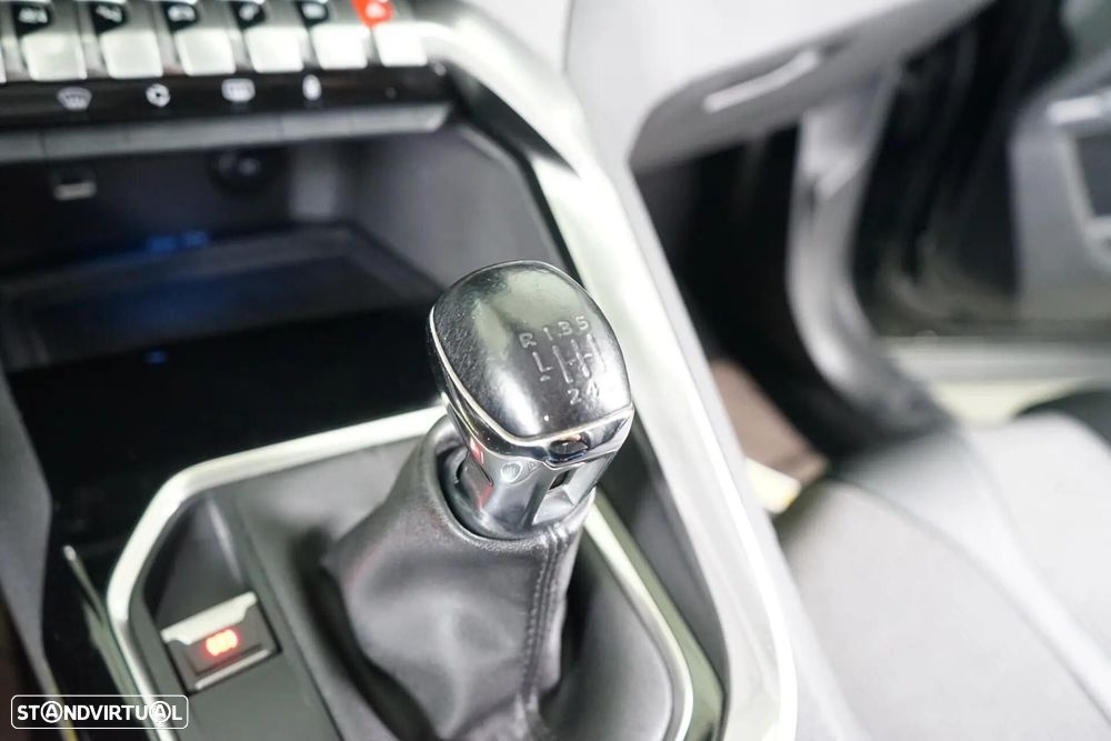 Peugeot 3008 1.2 PureTech Allure - 30