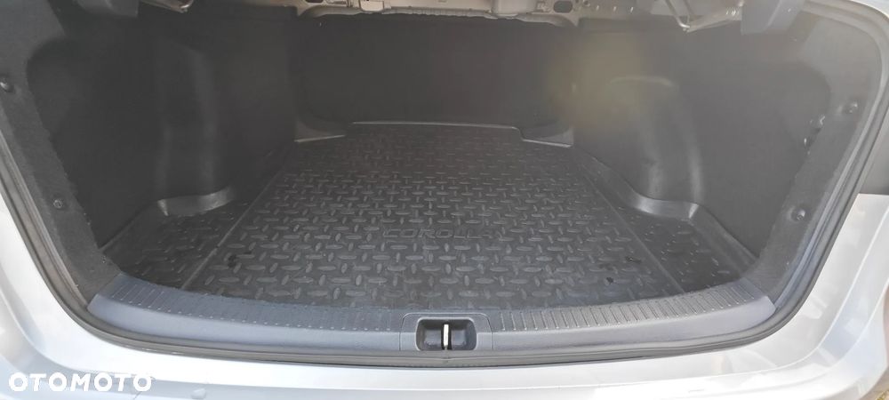 Toyota Corolla 1.6 Comfort - 18