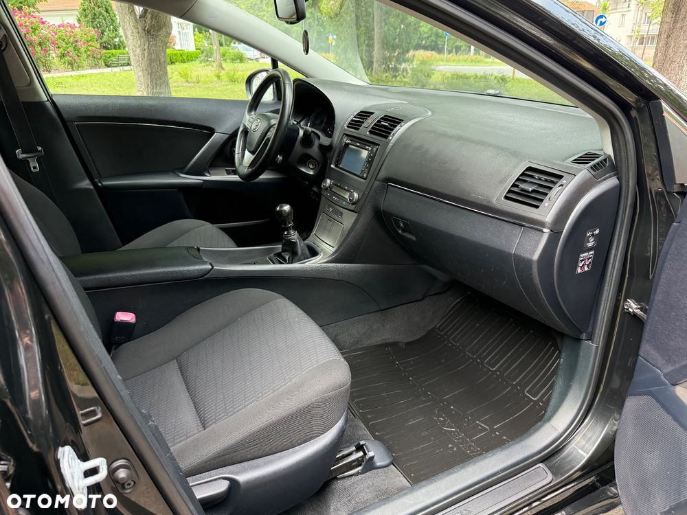 Toyota Avensis 2.0 Prestige NAVI - 23