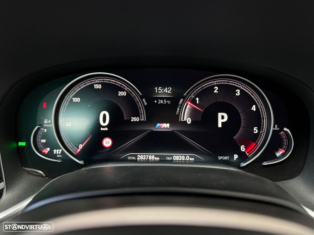 BMW 740 d xDrive Pack M Auto - 31