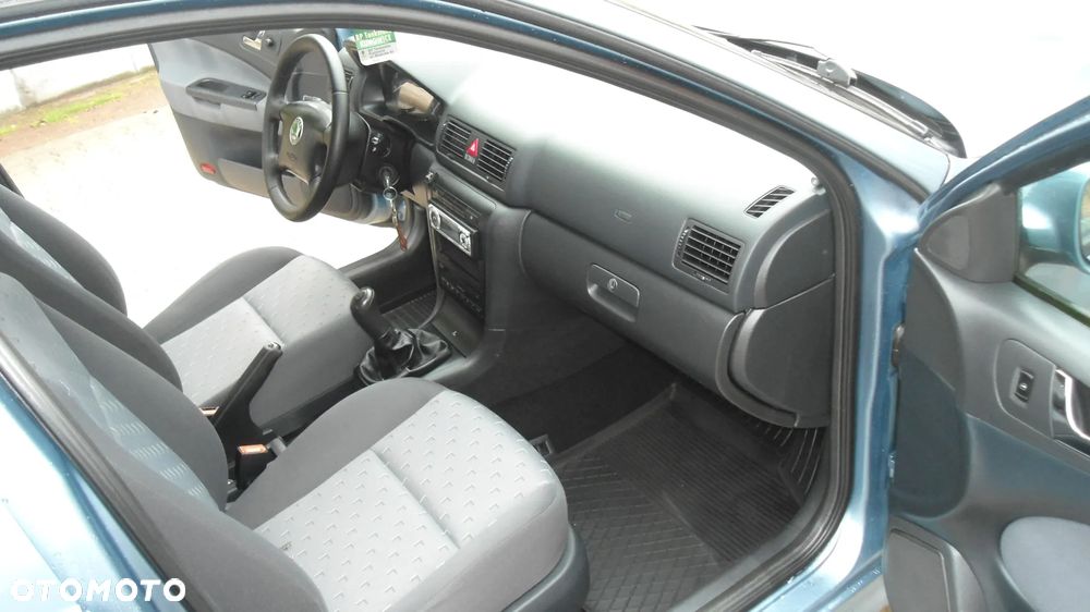 Skoda Octavia 1.6 Ambiente - 7