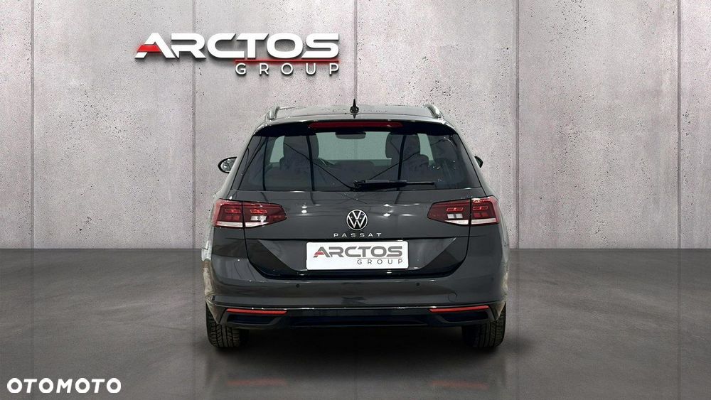 Volkswagen Passat - 4