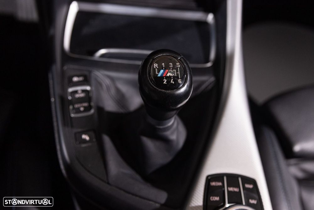 BMW 116 d Pack M - 15