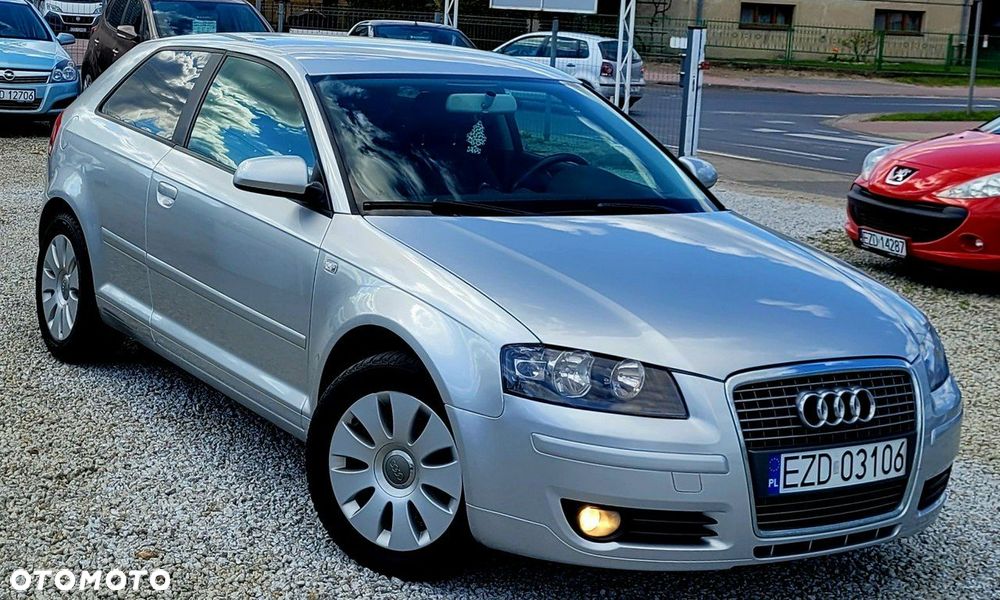Audi A3 3-drzwiowe 1.6 FSI Attraction - 5