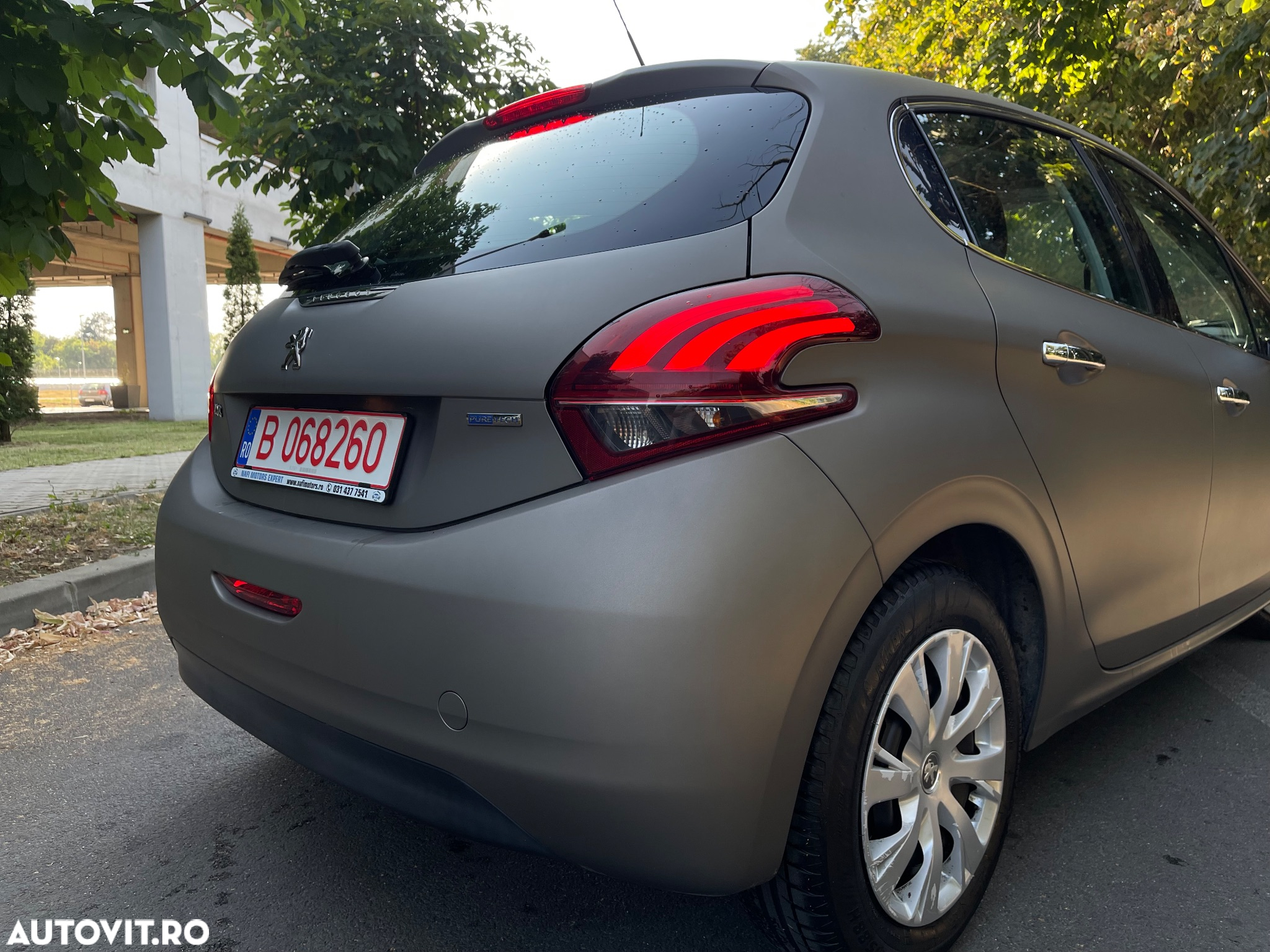 Peugeot 208 1.2 L PureTech Allure - 9