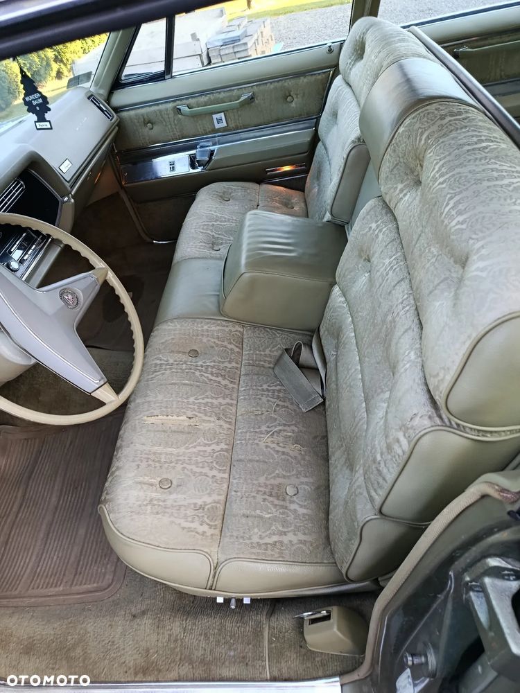 Cadillac Deville - 14