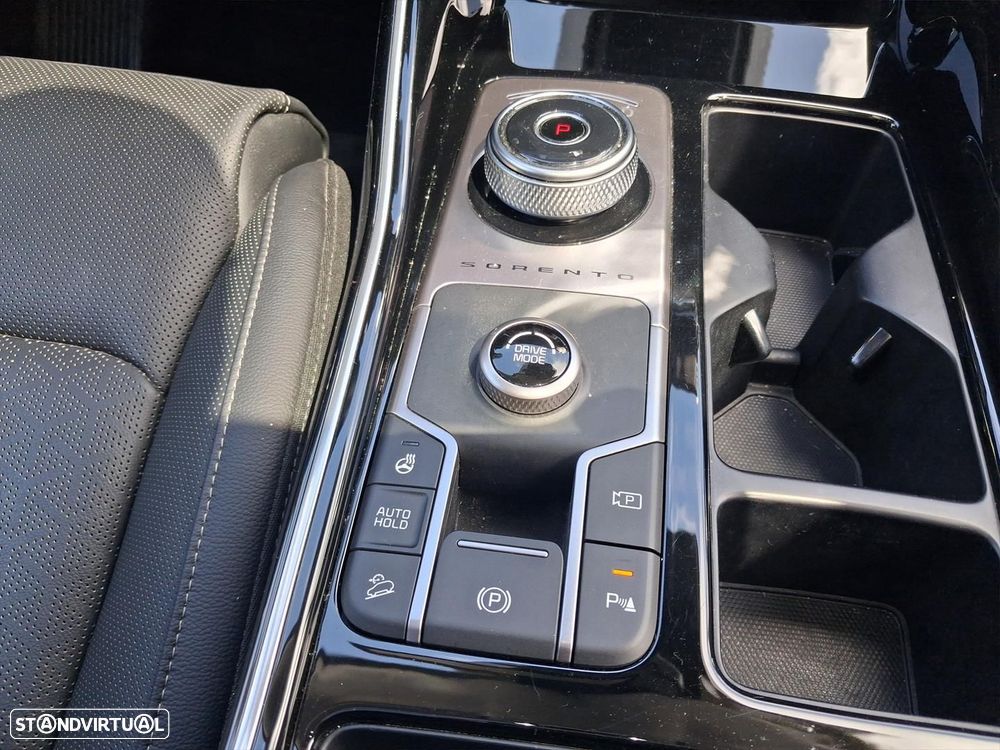Kia Sorento 1.6 T-GDI HEV Concept+SRF - 25
