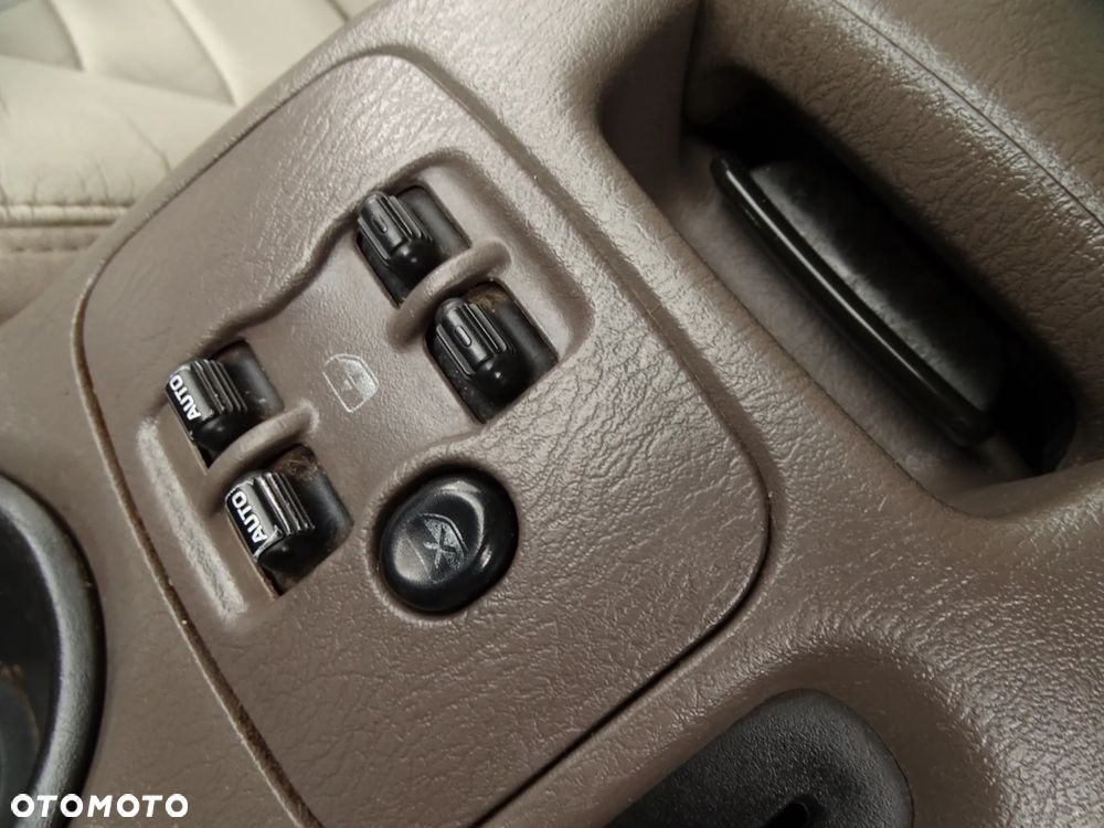 Jeep Liberty - 11