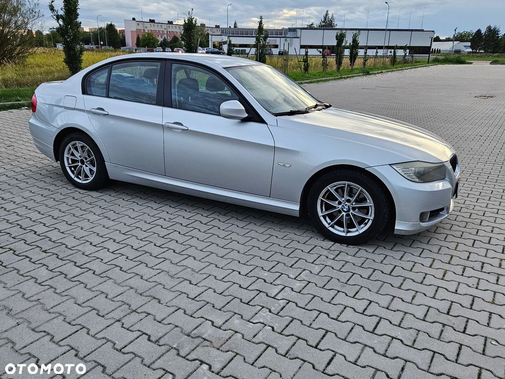 BMW Seria 3 318i - 2