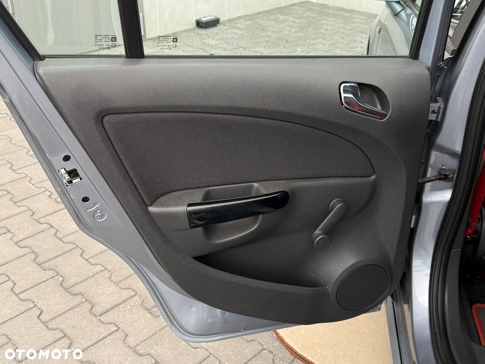 Opel Corsa 1.6 Turbo GSi - 21