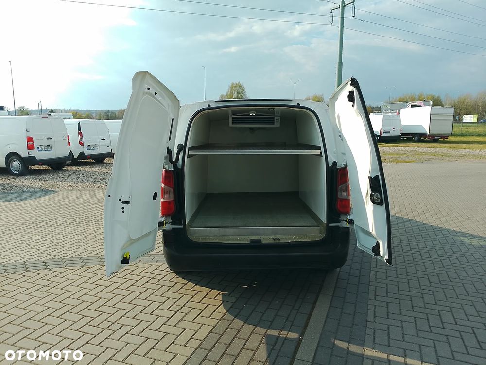 Peugeot Partner Proace Berlingo Combo Doblo L2 Izoterma Chłodnia Salon PL półka Inox 3 osoby - 16