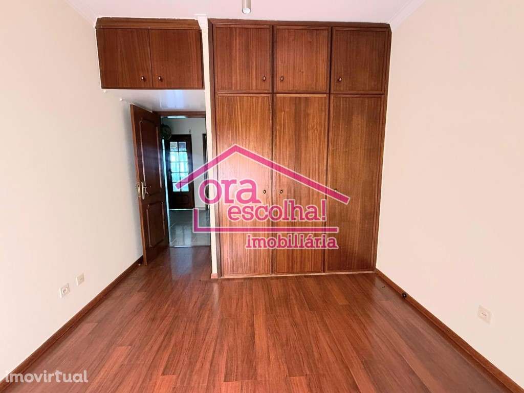 Apartamento T2 de 1994 com 84 m2, 2 WC's, Rés do chão alto no Fogue... - Grande imagem: 5/10