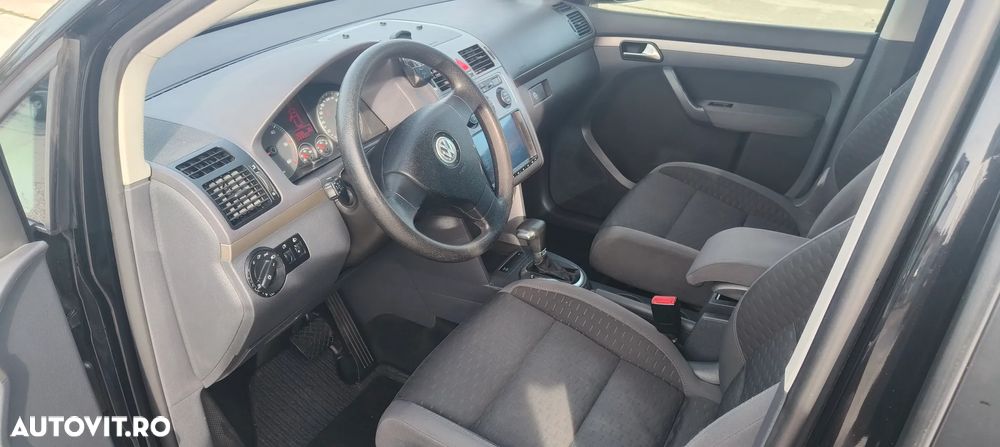 Volkswagen Touran 1.9 TDI DPF DSG Trendline - 10