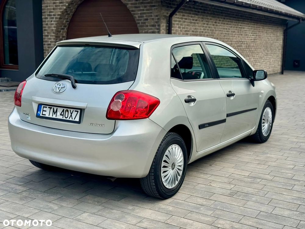 Toyota Auris 1.33 VVT-i - 4