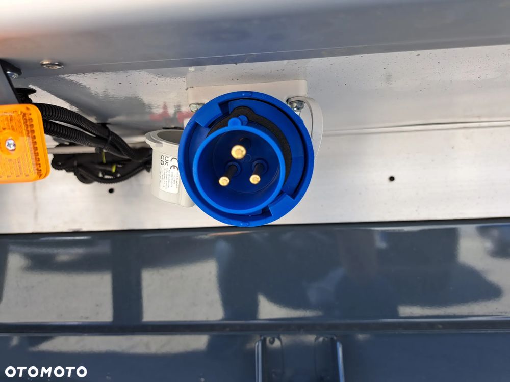 Fiat Ducato Kontener z windą - 18