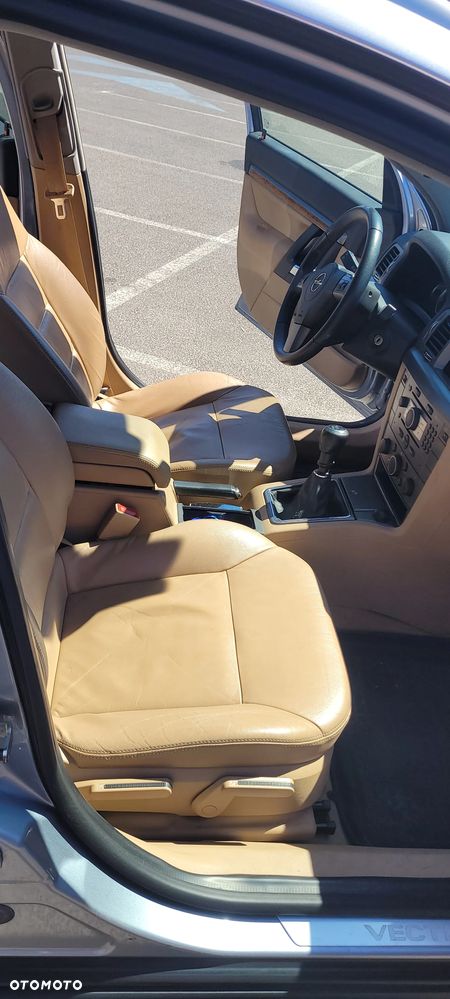 Opel Vectra 1.9 CDTI Cosmo - 17