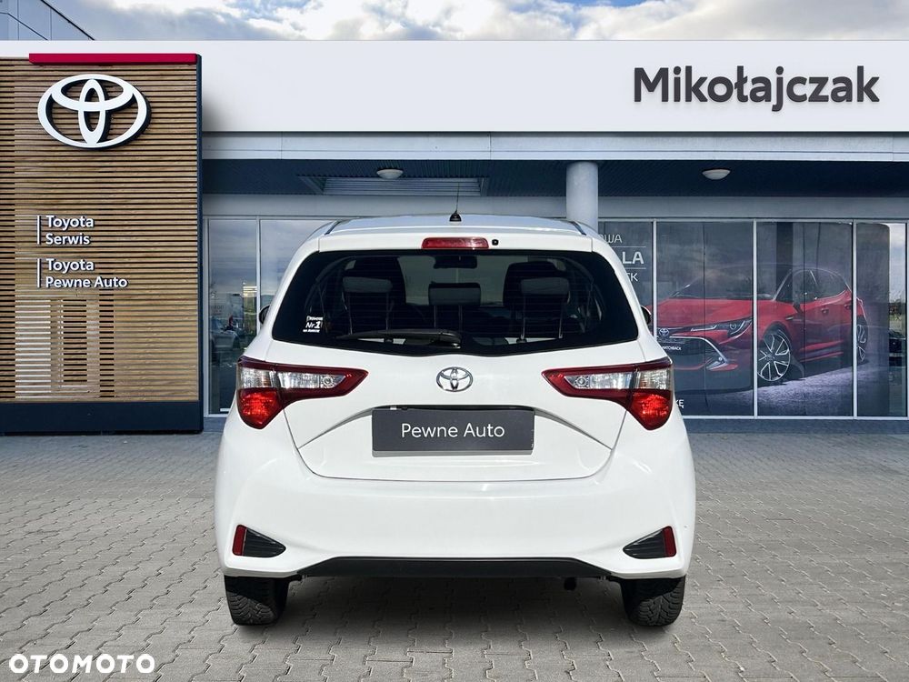 Toyota Yaris - 10