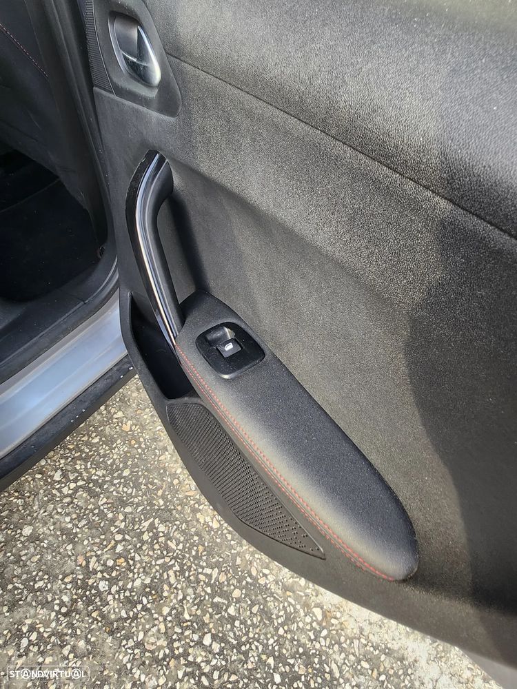 Peugeot 2008 PureTech 110 Stop&Start EAT6 GT-Line Edition - 16