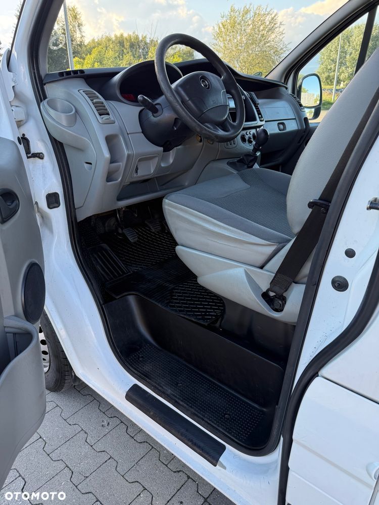 Opel Vivaro - 10