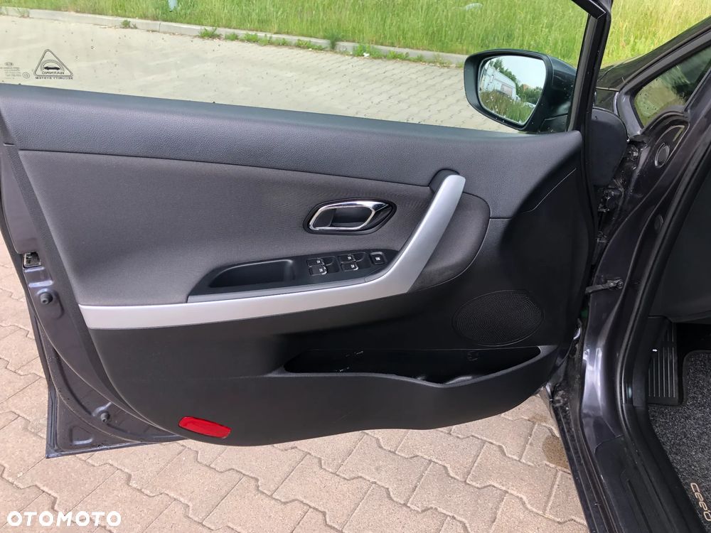 Kia Ceed 1.4 CVVT ISG Vision - 8
